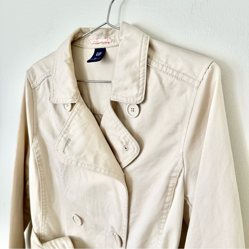 | gap • classic short beige trenchcoat belted jacket • x-small |